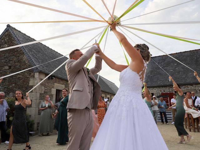 Le mariage de Romain et Laurine à Plouescat, Finistère 49