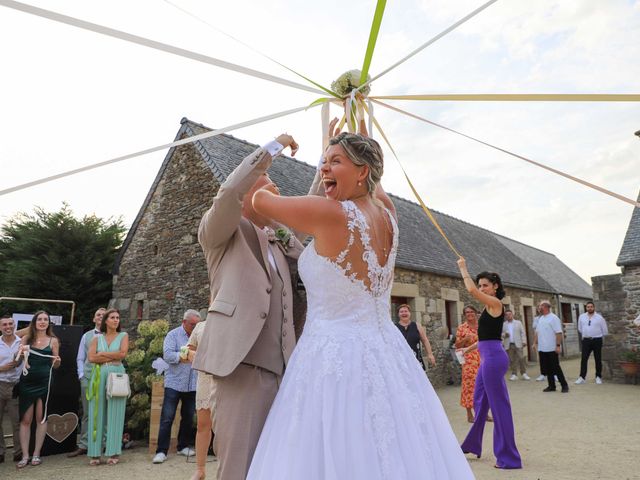 Le mariage de Romain et Laurine à Plouescat, Finistère 50