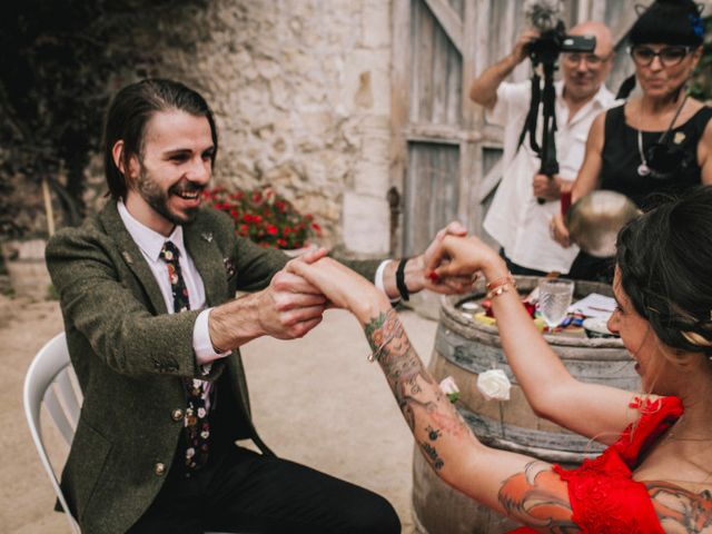 Le mariage de Lhéo et Sarah à Saint-Gilles, Gard 94