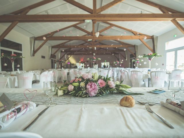 Le mariage de Jonathan et Camille à Millery, Rhône 38