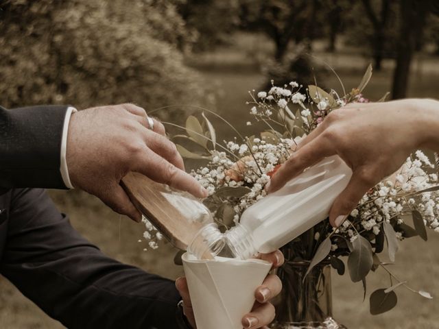 Le mariage de Romain et Fanny à Uzès, Gard 45