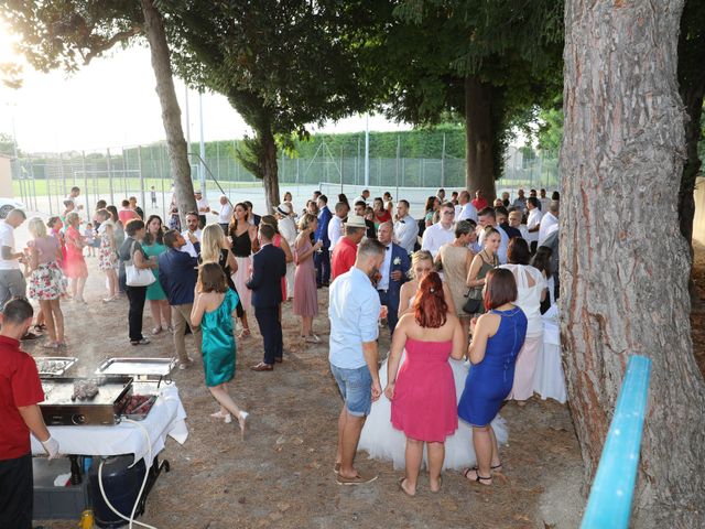 Le mariage de Cedric et Emilie à Vallabrègues, Gard 16