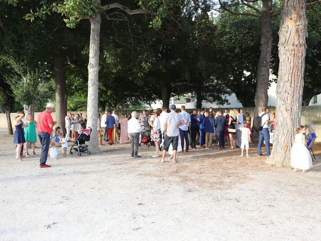 Le mariage de Cedric et Emilie à Vallabrègues, Gard 18