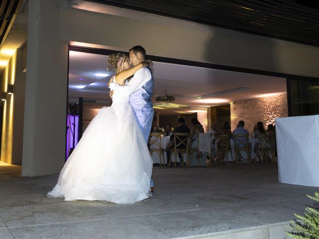 Le mariage de Romain et Amandine à Sarrians, Vaucluse 69