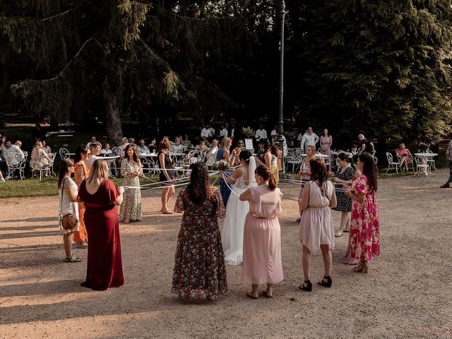 Le mariage de Adrien et Lucie à Cellule, Puy-de-Dôme 33