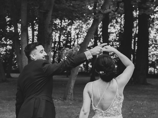 Le mariage de Adrien et Lucie à Cellule, Puy-de-Dôme 54