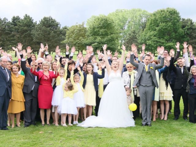 Le mariage de Virginie et Jeremy à Poissy, Yvelines 16