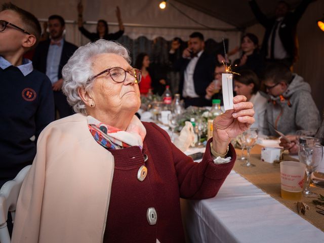 Le mariage de Damien et Emilie à Jullouville, Manche 30