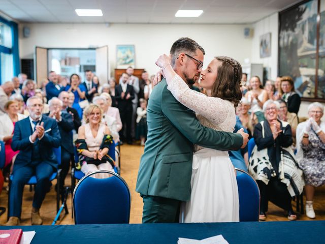 Le mariage de Matthieu et Milène à Le Bono, Morbihan 14