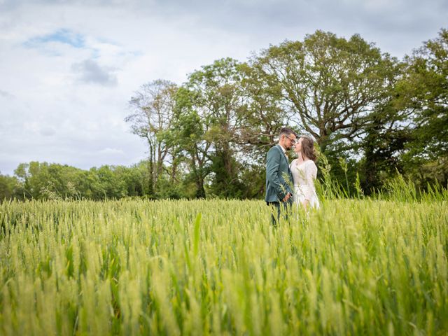 Le mariage de Matthieu et Milène à Le Bono, Morbihan 32