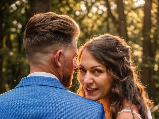 Le mariage de Romain et Marine à Montaigu, Vendée 30