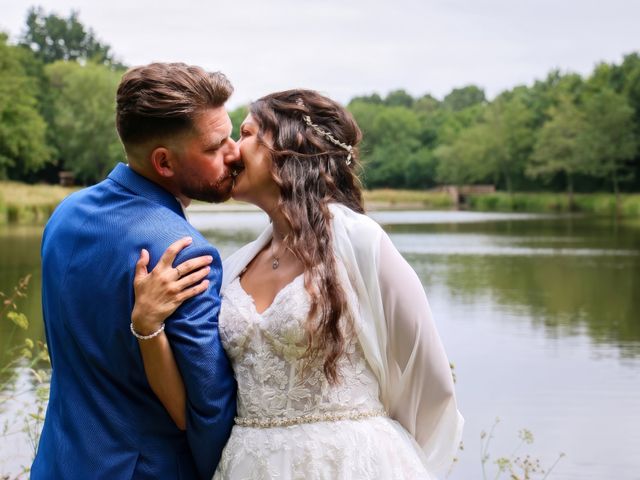 Le mariage de Romain et Marine à Montaigu, Vendée 56