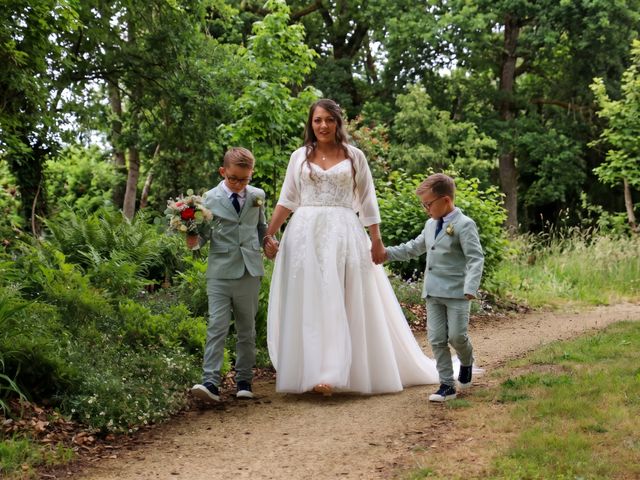 Le mariage de Romain et Marine à Montaigu, Vendée 72