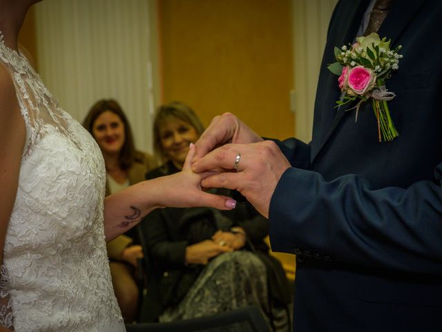Le mariage de Mathieu et Aurélie à Mandeure, Doubs 6