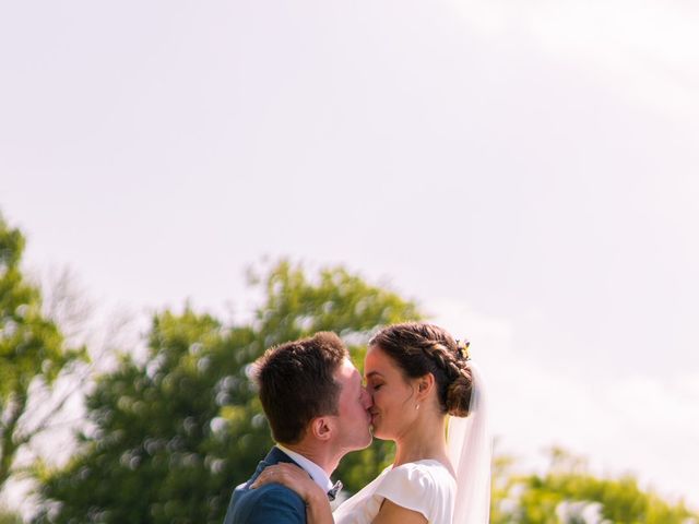 Le mariage de Christopher et Agathe à Aisonville-et-Bernoville, Aisne 61