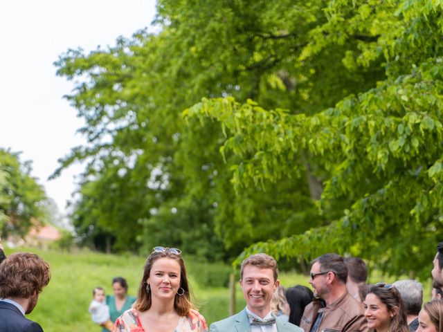 Le mariage de Christopher et Agathe à Aisonville-et-Bernoville, Aisne 77