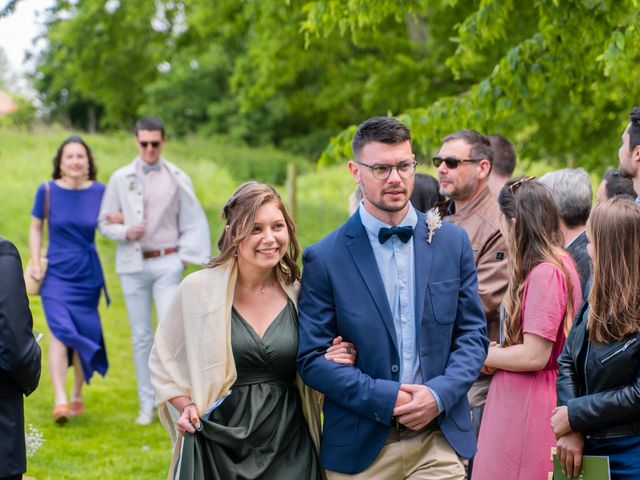 Le mariage de Christopher et Agathe à Aisonville-et-Bernoville, Aisne 82