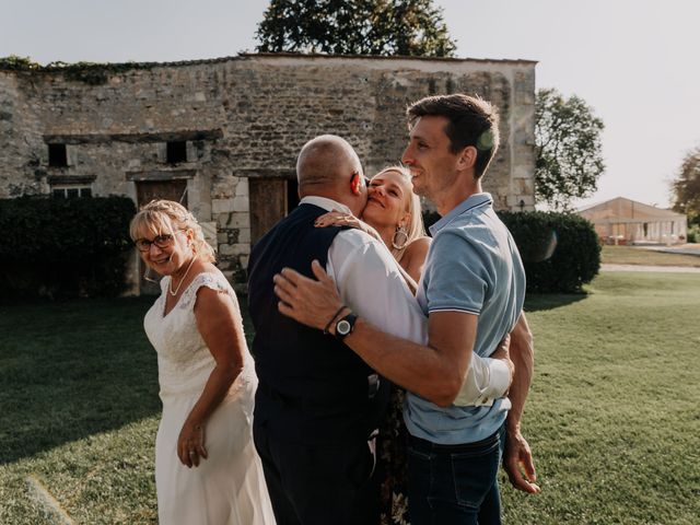 Le mariage de Fernand et Florence à Port-d'Envaux, Charente Maritime 14