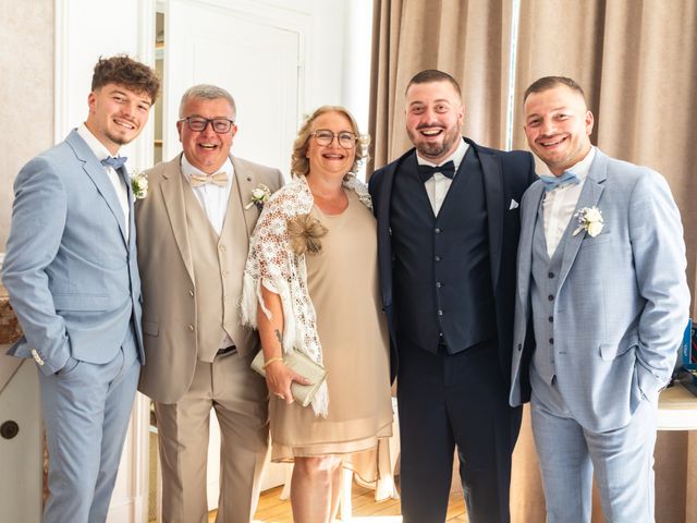 Le mariage de Damien et Romane à Roye-sur-Matz, Oise 43