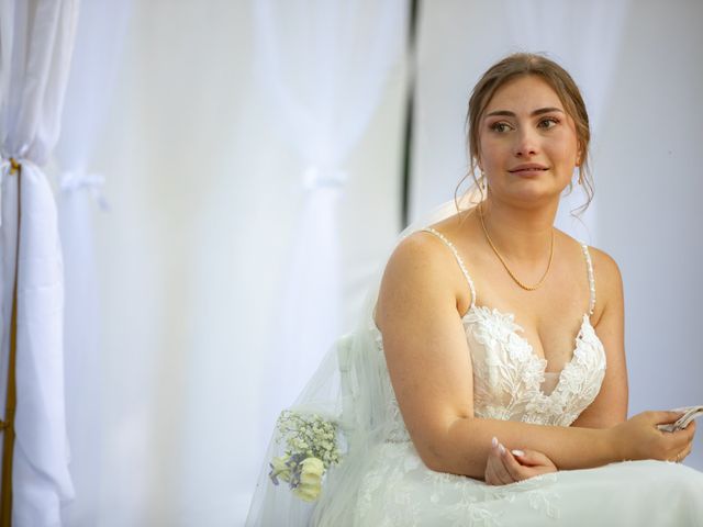 Le mariage de Damien et Romane à Roye-sur-Matz, Oise 74