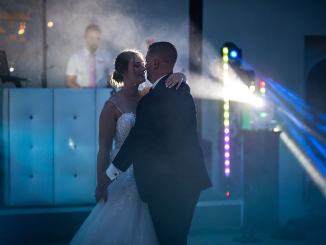 Le mariage de Damien et Romane à Roye-sur-Matz, Oise 97
