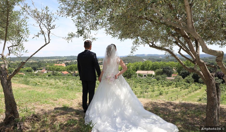 Le mariage de Christophe et Aurelie à Vézénobres, Gard