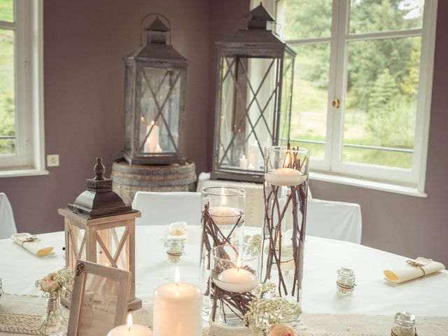 Le mariage de Julien et Wessalie à Saint-Martin-la-Plaine, Loire 4