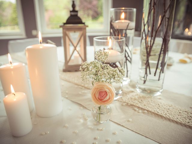 Le mariage de Julien et Wessalie à Saint-Martin-la-Plaine, Loire 5