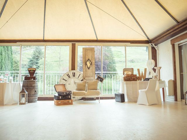 Le mariage de Julien et Wessalie à Saint-Martin-la-Plaine, Loire 6
