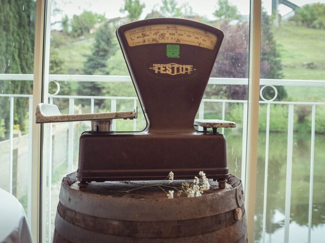 Le mariage de Julien et Wessalie à Saint-Martin-la-Plaine, Loire 9