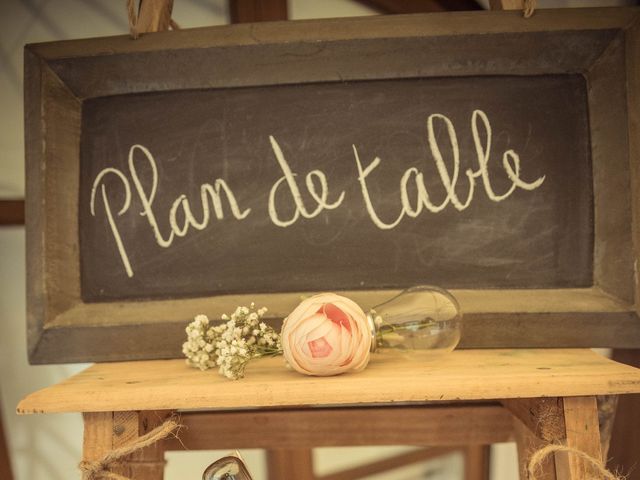 Le mariage de Julien et Wessalie à Saint-Martin-la-Plaine, Loire 12
