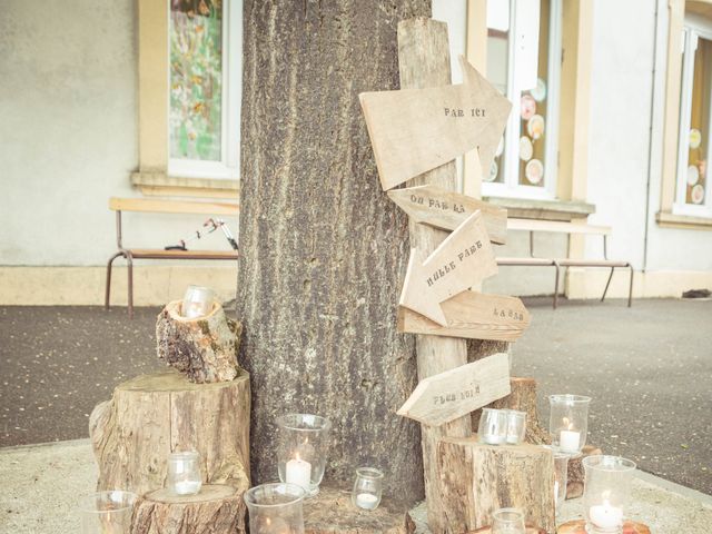 Le mariage de Julien et Wessalie à Saint-Martin-la-Plaine, Loire 17