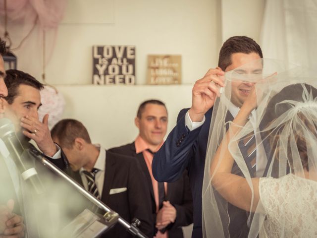 Le mariage de Julien et Wessalie à Saint-Martin-la-Plaine, Loire 23