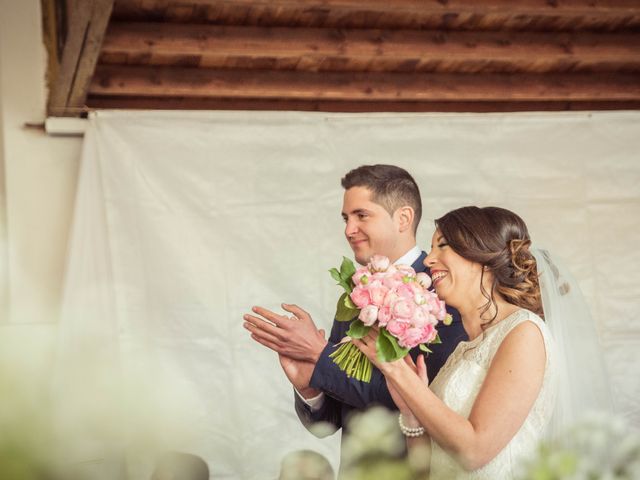 Le mariage de Julien et Wessalie à Saint-Martin-la-Plaine, Loire 1