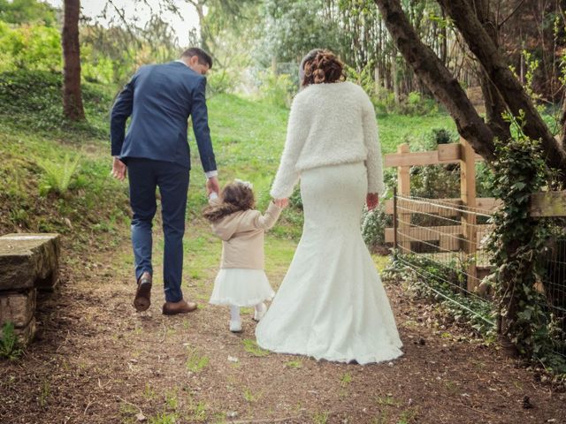 Le mariage de Julien et Wessalie à Saint-Martin-la-Plaine, Loire 39