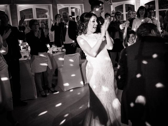 Le mariage de Julien et Wessalie à Saint-Martin-la-Plaine, Loire 2