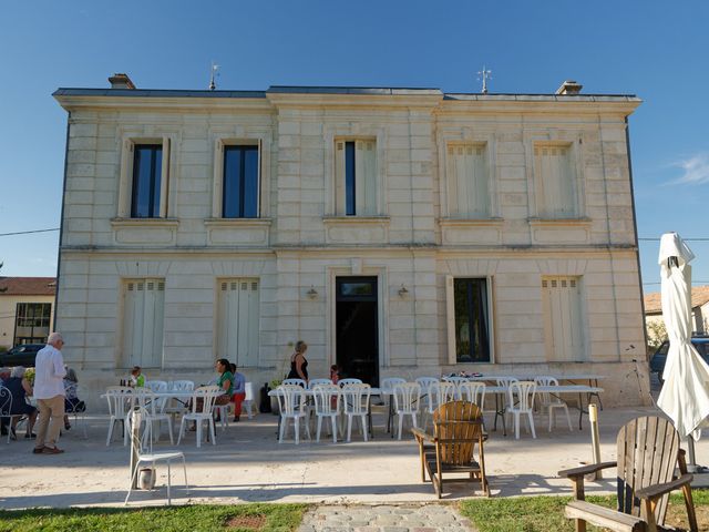 Le mariage de Bertrand et Sandrine à Saint-Androny, Gironde 18