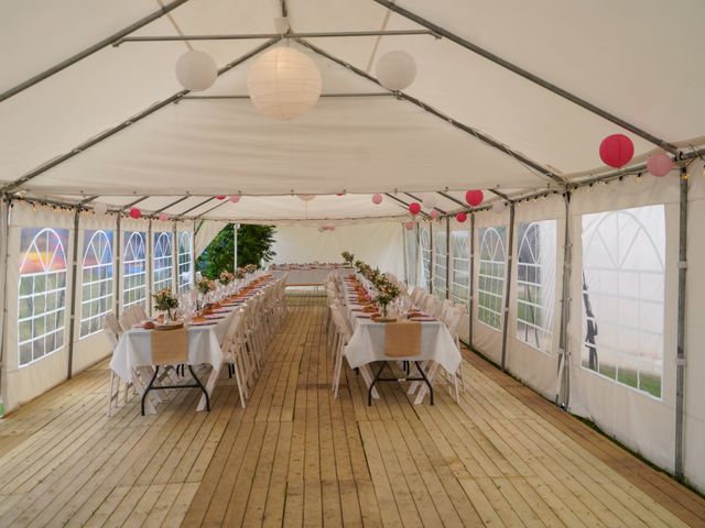 Le mariage de Christophe et Virginie à Chassagny, Rhône 1