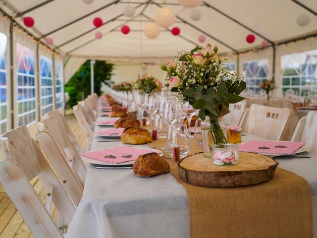 Le mariage de Christophe et Virginie à Chassagny, Rhône 2