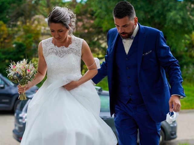 Le mariage de Christophe et Virginie à Chassagny, Rhône 11