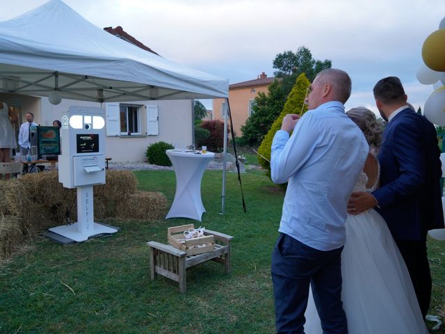 Le mariage de Christophe et Virginie à Chassagny, Rhône 22