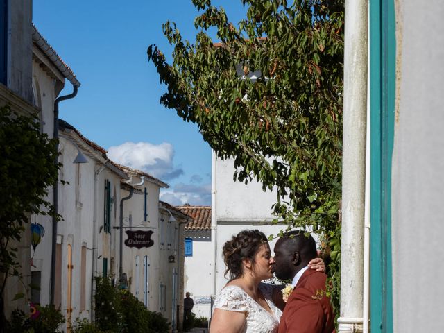 Le mariage de Daouda et Elodie à Les Mathes, Charente Maritime 16