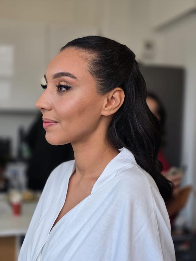 Deborah Ichoua Makeup Artist - 2