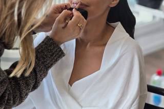 Deborah Ichoua Makeup Artist - 7