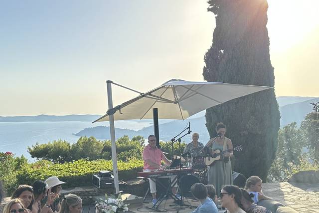 Ginger Brown - Live Music, Sax & DJ 1