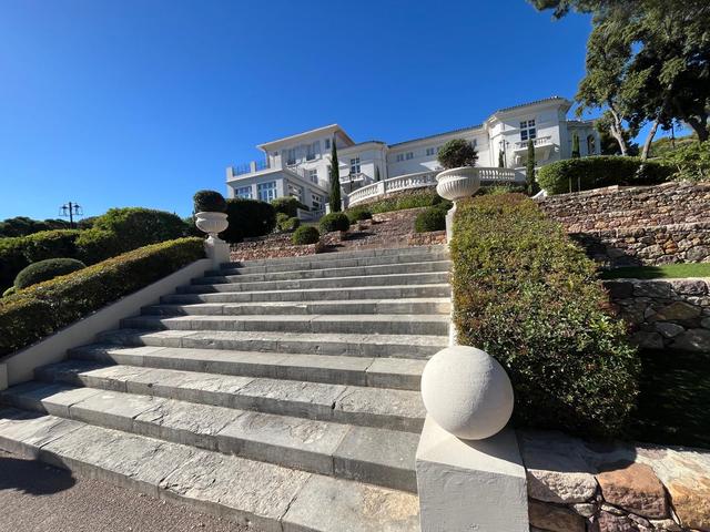 Castel Bay - 3