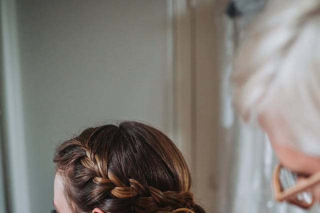 Bow Tie Braid, la coiffure que l'on va toutes adopter au nouvel an - Elle