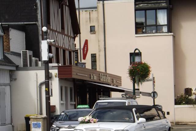 Ailly Limousine 1