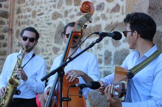 Singing in the Rennes - 5