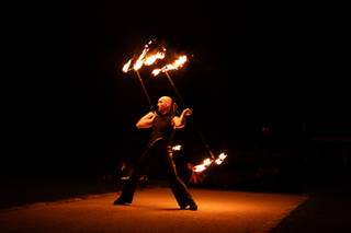 KumAnati - Spectacle de feu, lumières LED et artifice - 9
